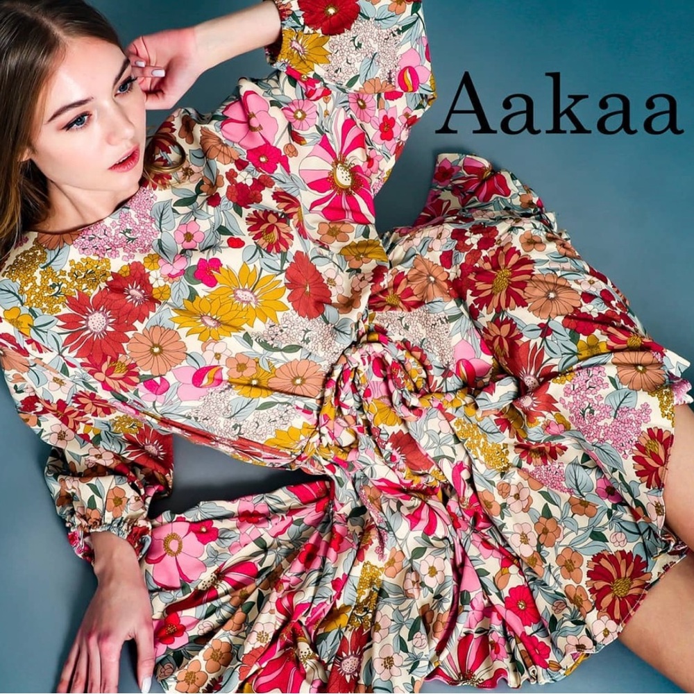 Aakaa Betty Floral Shutter Shortie Dress. Size M